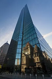 Images Dated 11th October 2009: Trinity Church reflected in modern skyscraper, Boston, Massachusetts, New England