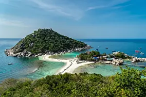 The triple islands of Koh Nang Yuan, are connected by a shared sandbar just off