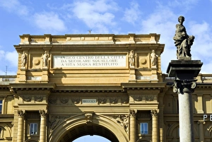 Images Dated 28th September 2008: Triumph Arch, Piazza della Repubblica, UNESCO World Heritage Site, Florence