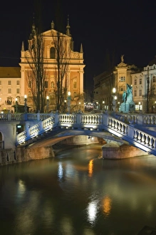 Illuminating Prints: Tromstovje Triple bridge over the River Ljubljanica