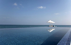Infinity Pool Prints: Tropical Island, Kuramathi Island, Ari Atoll, Maldives, Indian Ocean, Asia