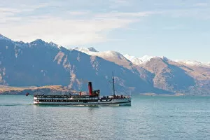 Images Dated 8th April 2011: TSS Earnslaw on Lake Wakatipu, Queenstown, Otago, South Island, New Zealand, Pacific