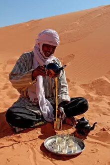 One Man Only Collection: Tuareg making tea, Sebha, Ubari, Libya, North Africa, Africa