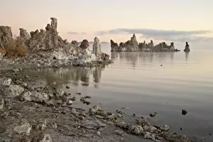 Images Dated 6th December 2008: Tufa formations at sunrise, Mono Lake, California, United States of America