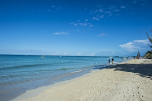 Montego Bay Prints: Turquoise water on a white sand beach, Montego Bay, Jamaica, West Indies, Caribbean