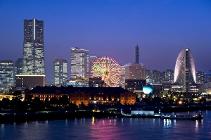 Images Dated 20th May 2009: Twilight view of Red Brick Park and Landmark Tower at MM21 waterfront complex