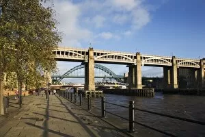 Images Dated 28th December 2011: Tyne Bridges and Quayside, Newcastle upon Tyne, Tyne and Wear, England