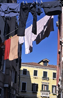 Laundry Prints: Typical backstreet