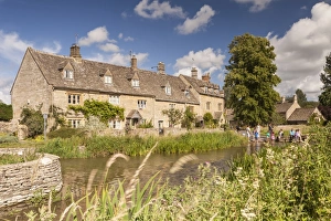 Lower Slaughter Prints: Typical Cotswolds stone houses in Lower Slaughter