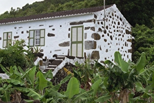 Single Storey Prints: Typical cottage, Biscoitos area, Pico, Azores, Portugal, Europe