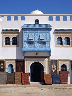 Images Dated 6th May 2008: Typical decorative window in a carpet shop in the medina, Tunisia, North Africa, Africa