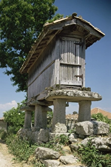 Stilt Prints: Typical grain store