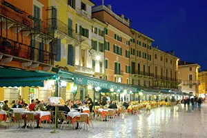 Images Dated 2nd April 2007: Typical restaurants overlooking Piazza Bra after dark, Verona, Veneto, Italy, Europe