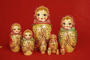 Souvenir Prints: Typical Russian dolls for sale