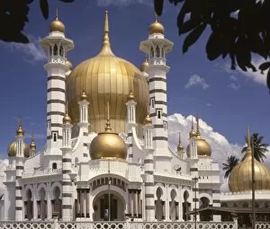 Domes Gallery: Ubadiah mosque, Kuala Kangsar, Perak, Malaysia, Southeast Asia, Asia