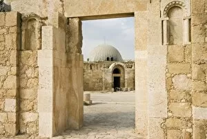 Images Dated 13th October 2007: Ummayad Palace of Amman, Amman, Jordan, Middle East