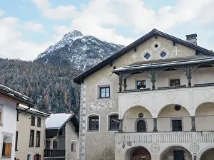 Creativity Prints: Unique sgraffito murals decorate the traditional houses of the Engadine Valley