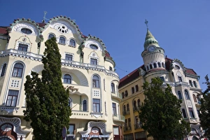 Images Dated 18th June 2009: Unirii Square, Oradea, Romania, Europe
