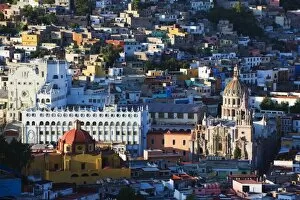 Images Dated 27th October 2010: University building and Cathedral, Guanajuato, UNESCO World Heritage Site