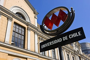 Images Dated 12th March 2008: University of Chile (Universidad de Chile) and Metro sign, Santiago, Chile, South America