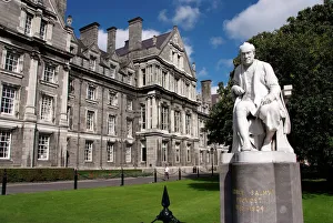 Images Dated 25th August 2007: University Trinity College, Dublin, Republic of Ireland, Europe
