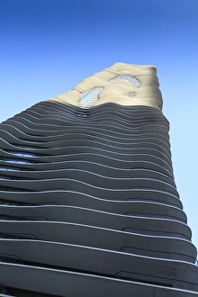 Bizarre Prints: The unusual Aqua Tower designed by Jeanne Gang