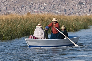 Images Dated 14th October 2009: Uros Island, Lake Titicaca, Peru, South America