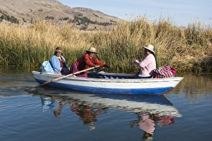Images Dated 14th October 2009: Uros Island, Lake Titicaca, Peru, South America