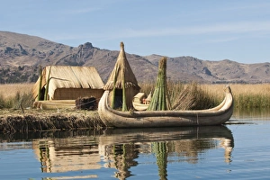 Images Dated 14th October 2009: Uros Island, Lake Titicaca, Peru, South America