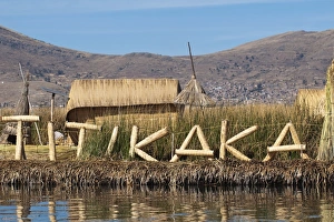 Images Dated 14th October 2009: Uros Island, Lake Titicaca, Peru, South America