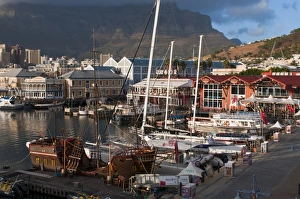 Images Dated 22nd April 2010: V & A Waterfront, Cape Town, South Africa, Africa
