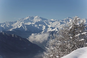 Images Dated 9th January 2009: Val Vigezzo (Vigezzo Valley) with Mount Rosa in the distance, Piedmont Region