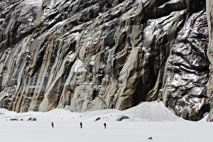 Rhone Alpes Prints: Vallee Blanche off piste ski tour, Chamonix, Rhone Alpes, Haute Savoie, French Alps
