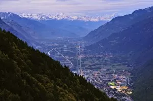 Images Dated 5th October 2008: Vallee du Rhone and Berner Alpen, Switzerland, Europe