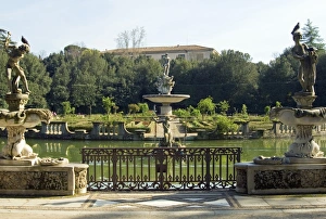 Images Dated 30th March 2008: Vasca dell Isola, (Island Pond), puttos statues in front of Oceans Fountain
