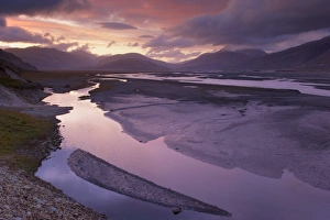 Images Dated 9th September 2009: Vast glacial valley of Jokulsa i Loni, in the Lonsoraefi region, Icelands largest nature reserve