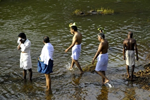 Images Dated 23rd July 2006: Vavu Bali, a Hindu ritual, Kerala, India, Asia