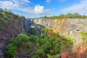 Quarry Prints: Velka Amerika (Big America) Quarry
