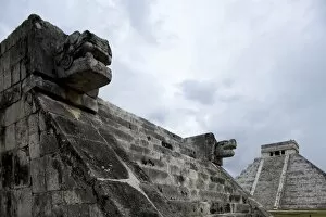 Images Dated 28th October 2009: Venus platform with Kukulkan Pyramid in the background, Chichen Itza, UNESCO World Heritage Site