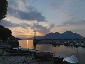 Images Dated 10th August 2010: Verbania-Intra, sunrise over Lake Maggiore, Italian Lakes, Piedmont, Italy, Europe