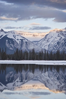 Images Dated 23rd February 2008: Vermilion Lakes, Banff National Park, UNESCO World Heritage Site, Rocky Mountains