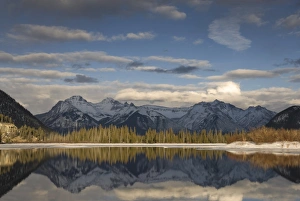 Images Dated 23rd February 2008: Vermilion Lakes, Banff National Park, UNESCO World Heritage Site, Rocky Mountains