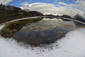 Images Dated 23rd February 2008: Vermilion Lakes, Banff National Park, UNESCO World Heritage Site, Rocky Mountains