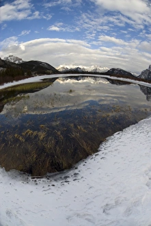 Images Dated 23rd February 2008: Vermilion Lakes, Banff National Park, UNESCO World Heritage Site, Rocky Mountains