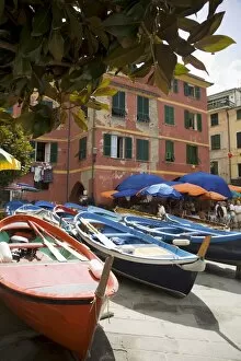 Images Dated 23rd August 2008: Vernazza, Cinque Terre, UNESCO World Heritage Site, Liguria, Italy, Europe