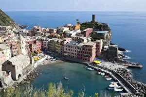 Liguria Prints: Vernazza on a sunny day, Cinque Terre, UNESCO World Heritage Site, Liguria, Italy, Europe