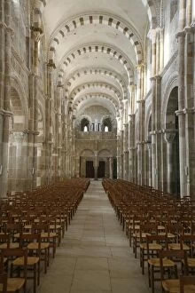 Images Dated 24th December 2007: Vezelay Basilica nave, Vezelay, UNESCO World Heritage Site, Yonne, Burgundy