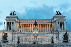 Grave Collection: The Victor Emmanuel Monument at night, Rome, Lazio, Italy, Europe