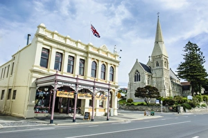 Otago Prints: Victorian historical building and St