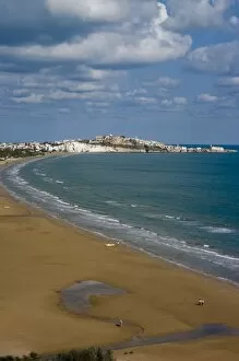 Images Dated 27th September 2008: Vieste beach, Gargano coast, Adriatic, Puglia, Italy, Europe